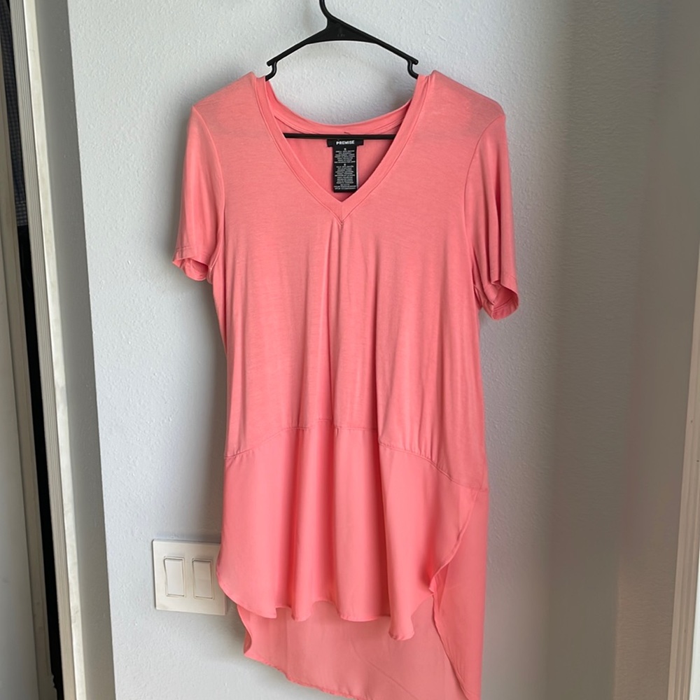 Adorable coral top